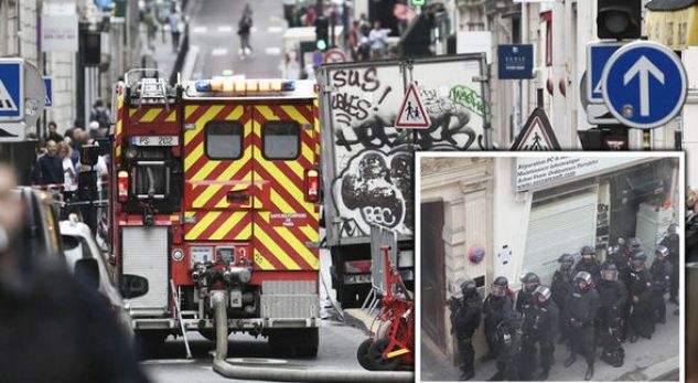 PARIS/ Lirohen pengjet dhe arrestohet autori që…