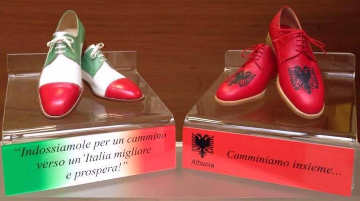 “NË SHENJË PAQEJE”/ Këpucari shqiptar në Itali nderohet nga Papa Francesku për…