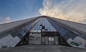 Piramida komuniste e Shqipërisë hyn në epokën dixhitale