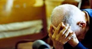 NDODH NË FIER/ Dhunohej nga nusja e djalit, 80-vjeçari kërkon urdhër-mbrojtje…