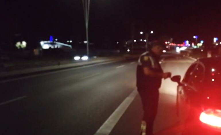 “KALOJE NË KOMISION”/ Policia vijon kontrollet për shpejtësinë: Me 166, t’i hiqet patenta (VIDEO)