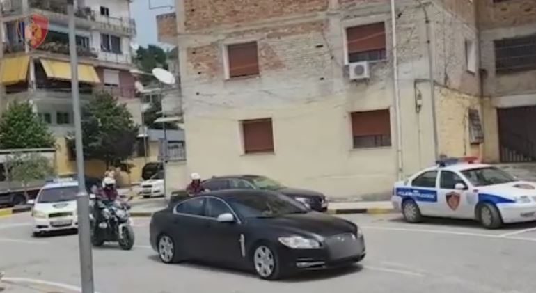 “STROKE”/ Qarkullonte me ARMË pa leje në ”Jaguar”, 38 vjeçarit nga Saranda i sekuestrohet… (EMRI)