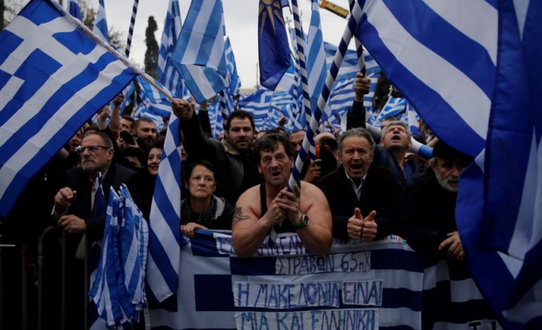 Grekët do të protestojnë kundër kompromiseve për emrin me Maqedoninë