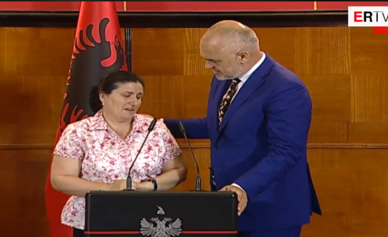 “Kam dy vite që të dëgjoj nga krevati”/ Gruaja QAN para Ramës: S’më besohet që jam sot këtu, jam shumë… (VIDEO)