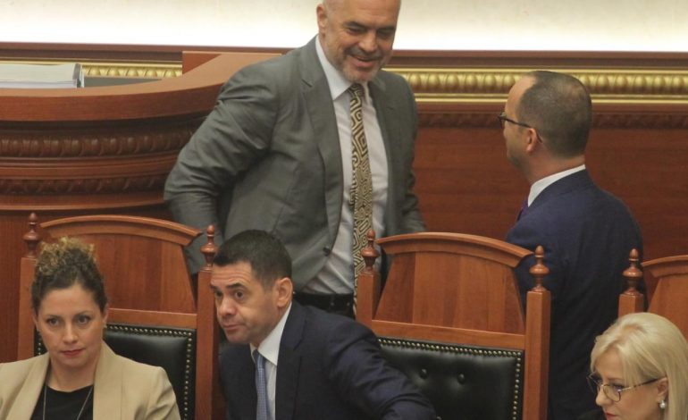 NEGOCIATAT/ Rama IRONIZON opozitën: Për çfarë të debatojmë me këta? Ne miqtë na urojnë…