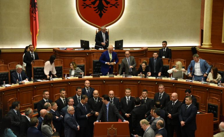 “PARLAMENTI NË PASQYRË”/ Kush janë KATËR shamataxhinjtë më të mëdhenj të Kuvendit…
