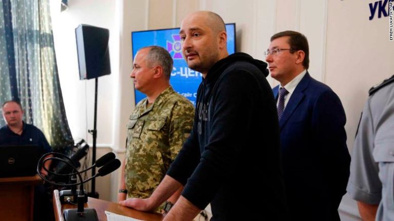 “Çfarë do bënit ju po të ishit në vendim tim”/ Gazetari rus flet për inskenimin e vrasjes së tij