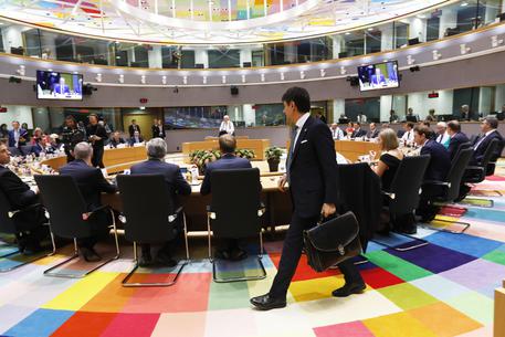 “SITUATA E EMIGRANTËVE”/ Dështon Samiti i BE, Italia bllokon konkluzionet