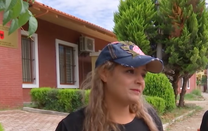Të “NGECUR” në Shqipëri! Rrëfimi i sirianes me familjen e vrarë në luftë: Më kanë vrarë prindërit…