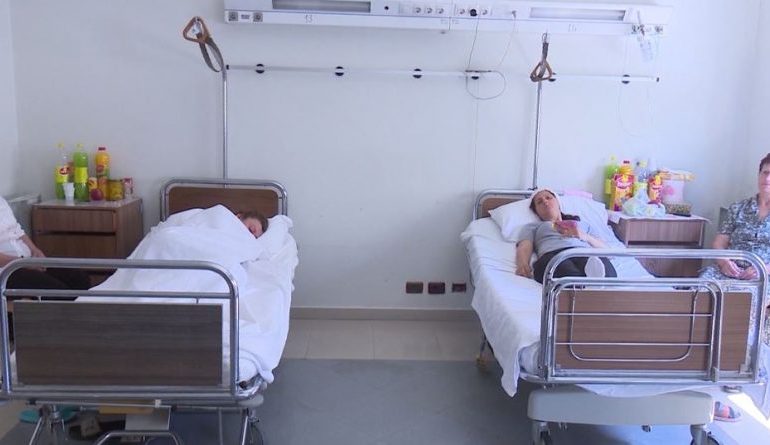 Pas 6 ditësh punëtoret e Fasonerisë në spital/ Inspektorati i Punës: Presim analizat zyrtare