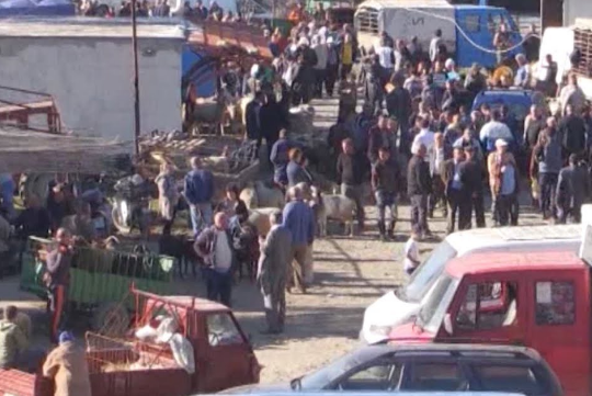 KRIMI NË FAMILJE/ Gruaja 35 vjeçe që VRAU burrin, ishte tregtare. Nëna e dy fëmijëve të mitur… (VIDEO)