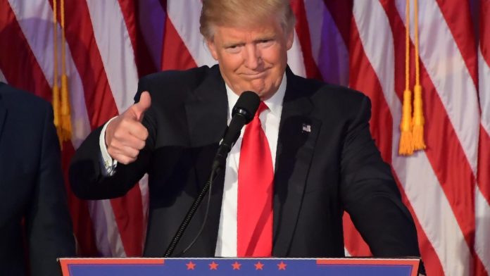 Trump kthehet në SHBA pas takimit historik me Kim Jong Un, feston 72-vjetorin