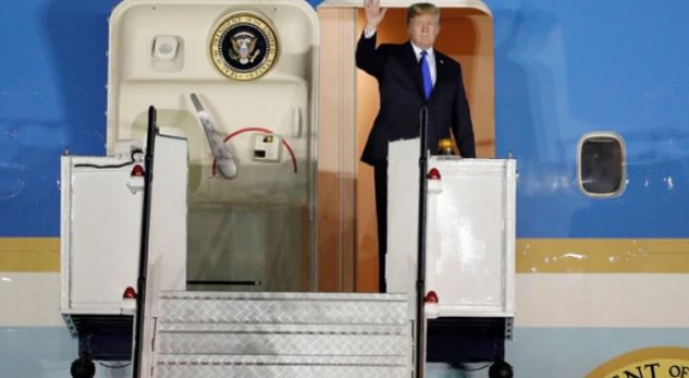 TAKIMI I VITIT/ Donald Trump ka mbërritur në Singapor