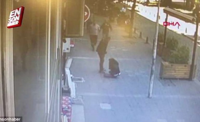 Video tronditëse: Po i rrihte ish-gruan në rrugë, shihni reagimin e tij….