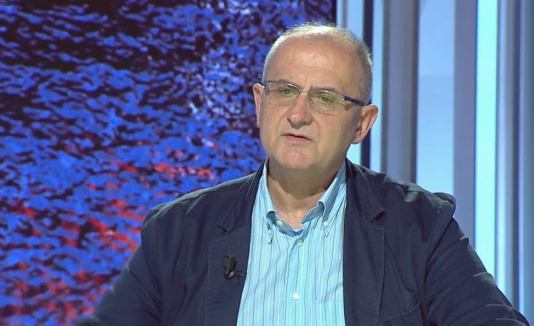 Vasili ironizon mbylljen e autostradës: Po 10 milionë turistët nga malet si kaçakë do kalojnë?