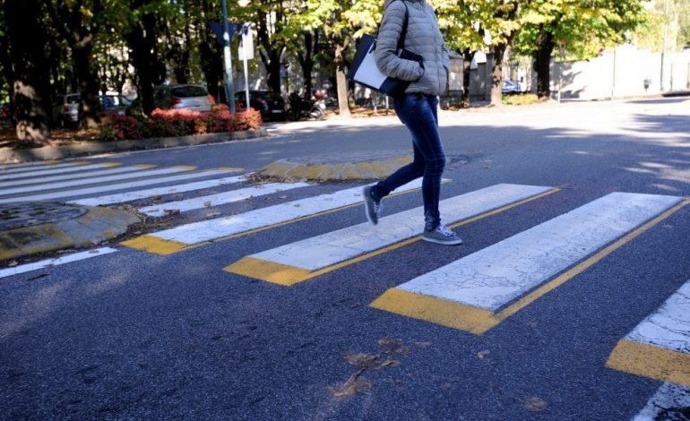 Policia në gjurmim të shoferëve/ Nuk i japin përparësi këmbësorëve, rezultatet e dy orëve monitorim