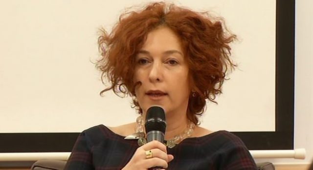 “OLIGARKËT E MEDIAVE”/ Vlahutin: Kërkesa e TV-ve private për fonde nga shteti, e pazakontë…