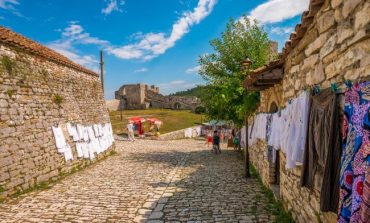 "Corriere della Sera": Shqipëria, vendi ku mund të udhëtoni përmes kështjellave dhe pamjeve përrallore