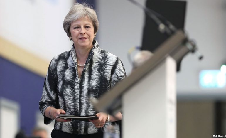 PROCESI I BREXIT/ Qeveria Britanike i mbijeton votës vendimtare për doganat