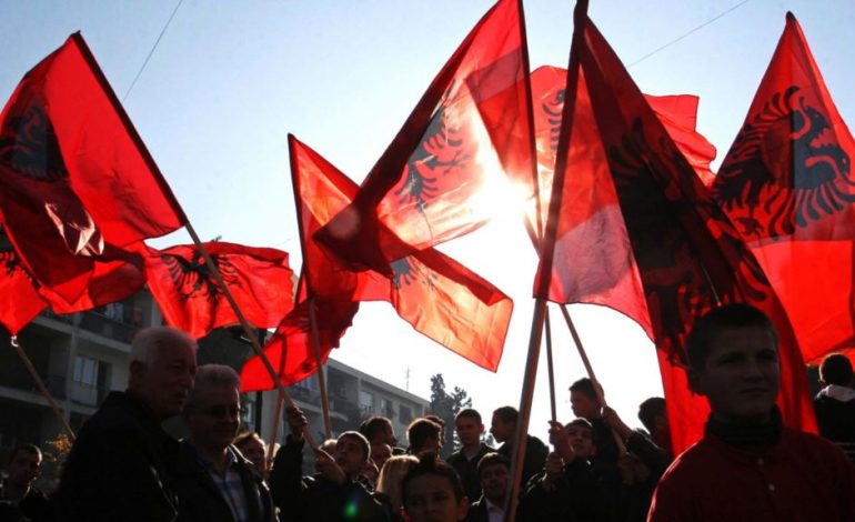 REAGIMET/ Shqiptarët në Serbi kërkojnë të drejta të njëjta me ato të serbëve të Kosovës