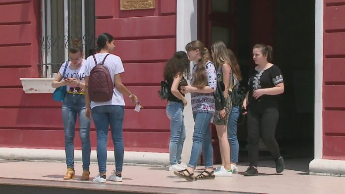Aplikimet e maturës shtetërore/ Deri në çfarë date mund të aplikojnë studentët për Formularin A2, afati i fundit…