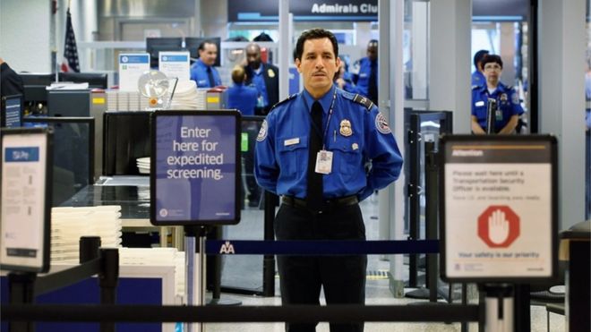 GJURMIN I FSHEHTË/ Policët e aeroportëve ndjekin fshehurazi pasagjerët amerikanë
