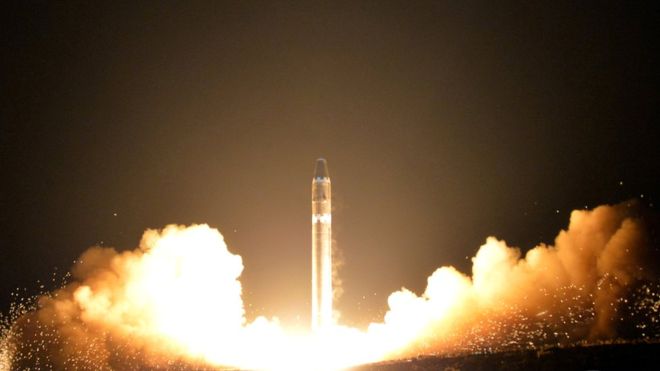 ARMËT BËRTHAMORE/ Zyrtarët amerikanë: Koreja e Veriut po punon për raketa të reja