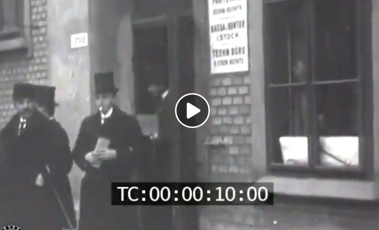Delegacioni shqiptar që i dorëzoi kurorën Princ Vidit. Biseda e Esat Pashës me… (VIDEO)