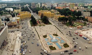 Pamje në vite, fotografi ROLAND TASHO: Si ka ndryshuar qendra e Tiranës
