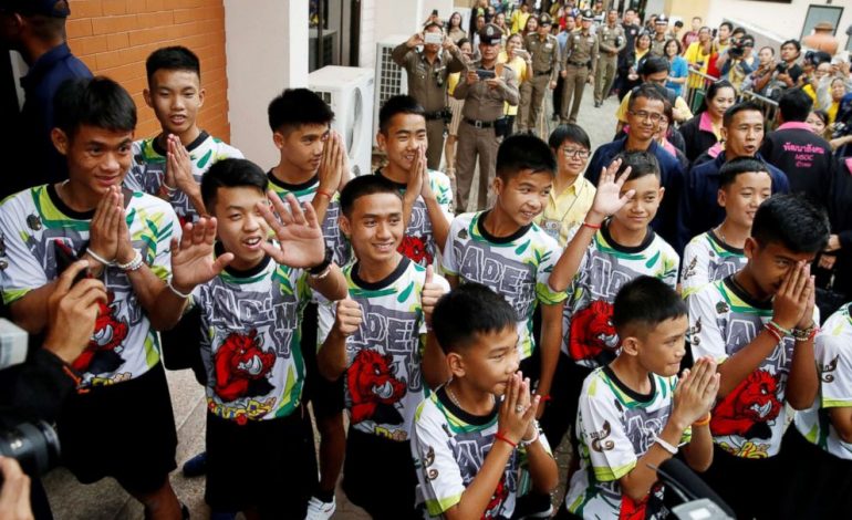 U SHPËTUAN TEKSA GJENDESHIN NË SHPELLË/ Djemtë tailandezë sërish në “telashe”. Do mbyllen në…