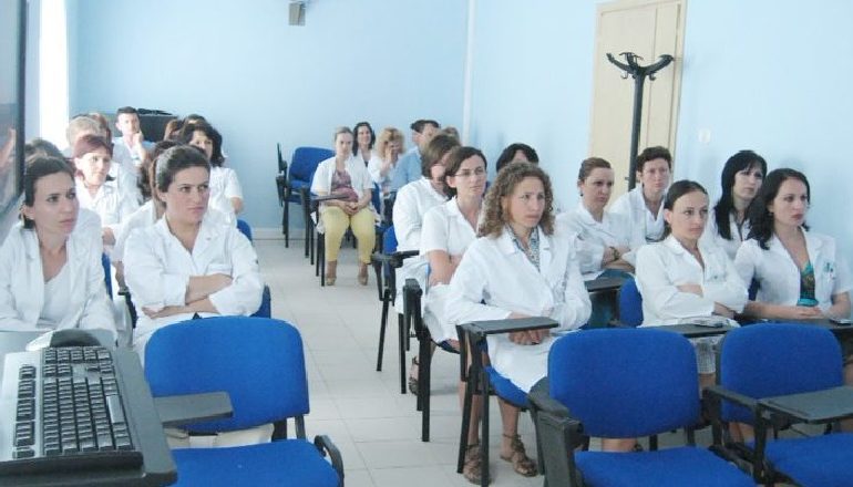 FAZA E DYTE E TESTIMIT/ 669 infermierë në provim sot për 114 vende të lira pune