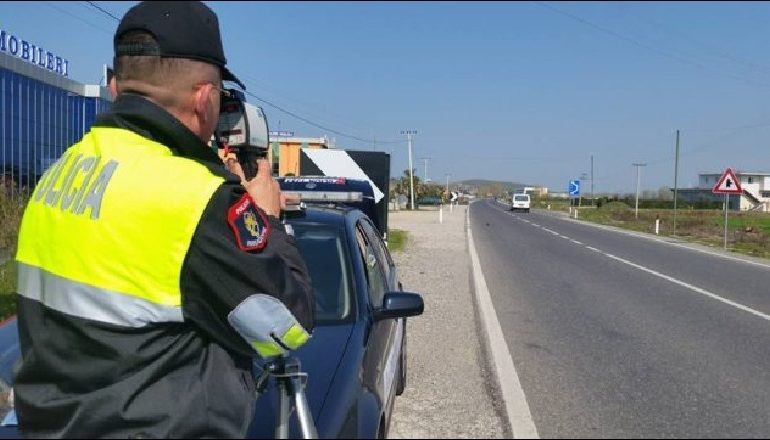 KORÇE/ Kontrolle të shumta te mjetet e transportit publik, 120 mjete në ‘skaner’