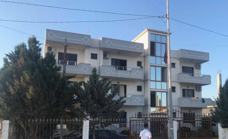 KONTROLLET NE BREGDET/ Tatimet bllokojnë 7 hotele në jug, 6.9 mln lekë gjoba në veri (FOTO)