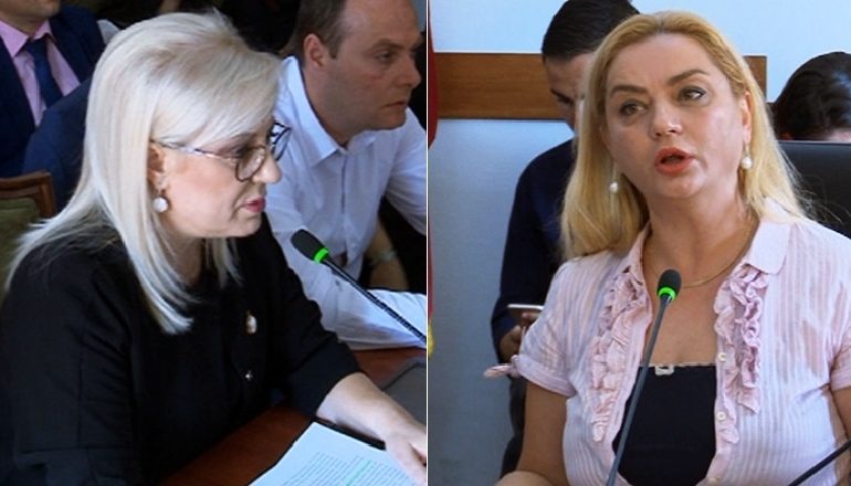 Tensione tek “Media”, Vokshi: Dëftesat s’janë shpërndarë! Nikolla: Ua kemi dhënë atyre që ikin jashtë