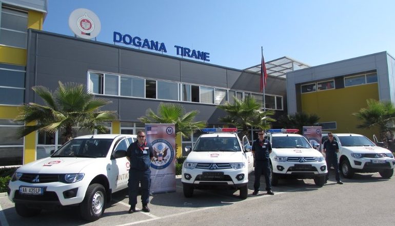 SEZONI TURISTIK/ Dogana apel qytetarëve e biznesit: Mos shisni dhe mos blini PRODUKTE që janë…