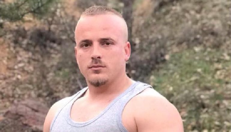 E MASAKRUAN ME PLUMBA/ 22-vjeçari SHQIPTAR që u vra tek dera e shtëpisë. DY të dyshuarit…