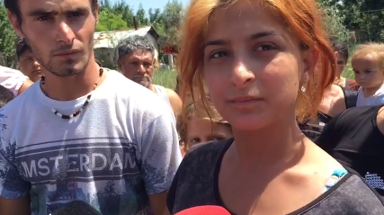 DENONCIMI I FAMILJARËVE PËR 17-VJEÇAREN/ Reagimi i vajzës: Nuk u rrëmbeva, ika tek burri im (VIDEO)