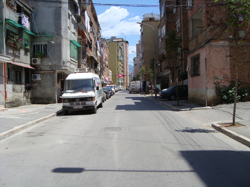 I vendoset EKSPLOZIVI dyqanit në Tiranë, ishte në pronësi të një femre (EMRI)