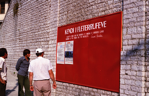 6 SHKURTI I FLETËRRUFEVE/ Dita që krijoi një “MIT”. Ja çfarë ndodhte në 1967 nëse nuk jepje përgjigje për…