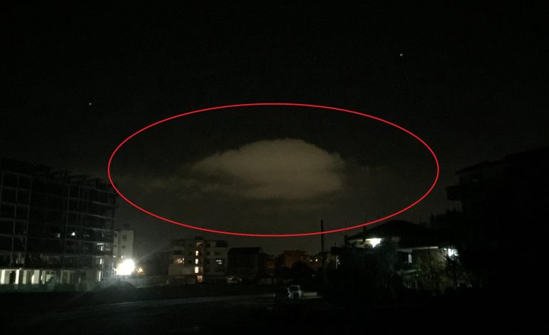 PAMJET MAHNITËSE/ Si dukej qielli i kryeqytetit një natë më parë. Një shtëllungë reje si… (FOTO)