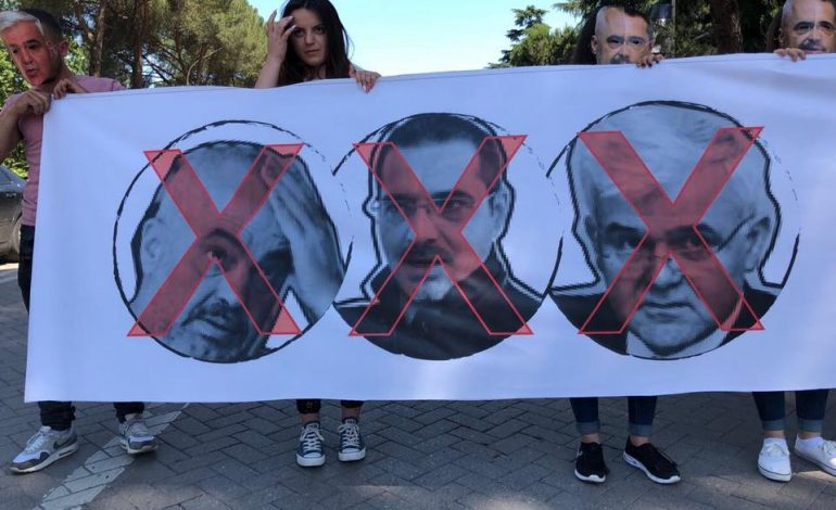 DAKO DHE GJIKNURI NË BANDAT E KRIMIT/ Akuzat e forta të Bashës: Ja kush po i fsheh provat…