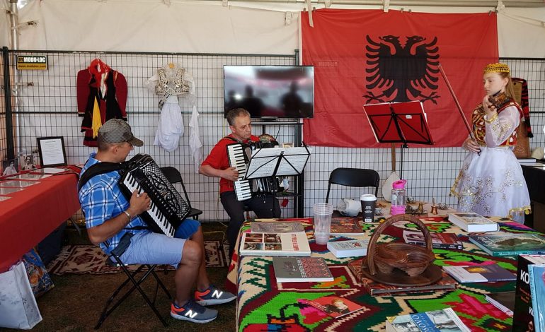 AROMË SHQIPËRIE/ Ja si e FESTOJNË fillimin e sezonit TURISTIK atdhetarët në Kanada. Nga veshjet… (FOTO)