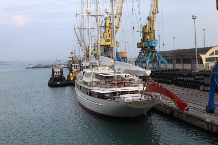 EKONOMIA E TURIZMIT/ Akorohen 81 jahte turistikë në Portin e Durrësit, rritet me 72 për qind…