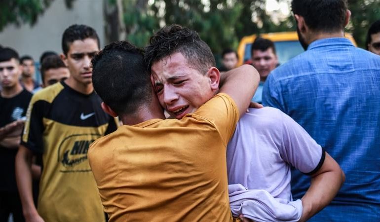 Sulmet ajrore izraelite vrasin dy adoleshentë palestinezë në Gaza