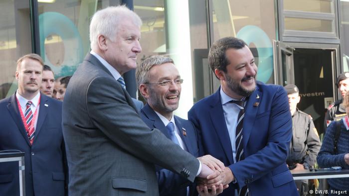 “Deutche Welle”: Ja si mund të zbatohen në praktikë politikat e migrimit në BE