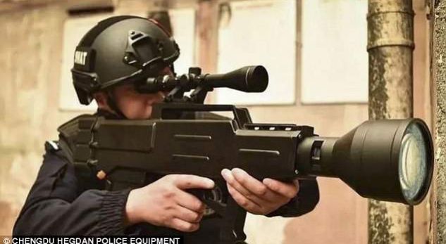 Ushtria kineze krijon kallashnikov me laser si në “Star Wars”, shkakton dhimbje përtej imagjinatës