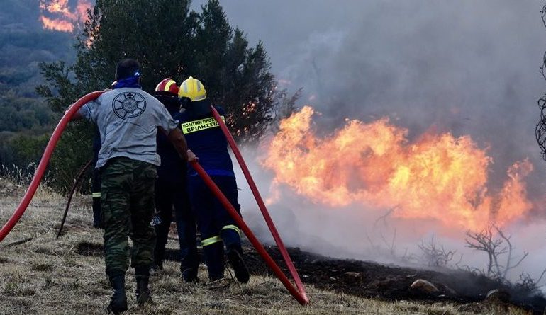 ZJARRET PËRFSHIJNË GREQINË/ Në rajonin e Atikës të përfshirë nga flakët, punojnë shumë shqiptarë
