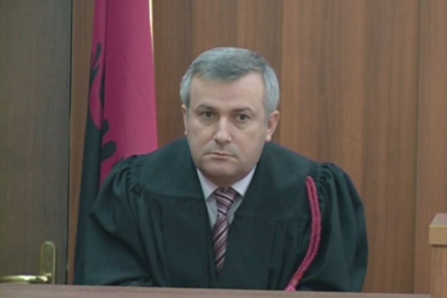 LIROI VRASESIN PER 30 MIJE EURO/ Gjykata shtyn seancën për gjyqtarin Shkëlqim Miri