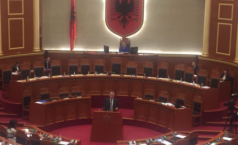 TEATRI/ Dashamir Shehi: Unë gjurmova për 3 vjet pronat e mia, ndërsa Rama ka 20 vjet dhe…