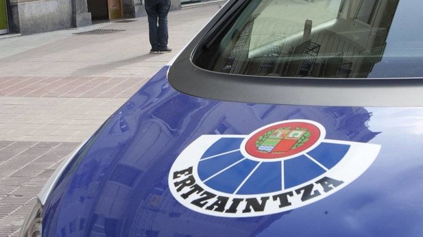 ATENTAT NDAJ POLICIT SPANJOLL/ DY të rinjtë SHQIPTARË që vidhnin dhe plaçkisnin shtëpitë kishin…